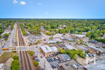 Clarendon Hills, IL
