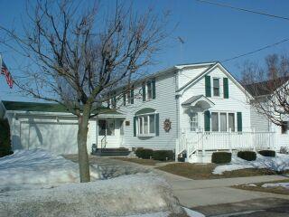 1330 S 17th St., Manitowoc, WI 54220