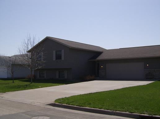 2714 S Pleasant Dr., Holmen, WI 54636