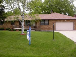 3623 S 158th St, New Berlin, WI 53151