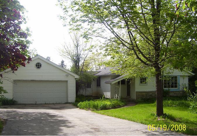 1523 S Johnson Rd., New Berlin, WI 53146