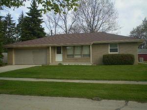 640 E Bonita Dr, Oak Creek, WI 53154
