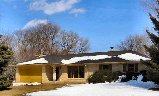 W225N250 Lexington Dr., Pewaukee, WI 53186