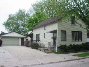 1129 S 21st St., Manitowoc, WI 54220