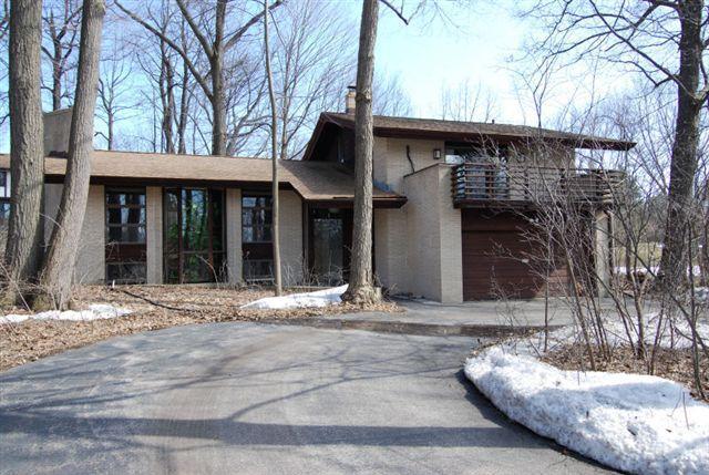 7530 N Range Line Rd., Glendale, WI 53209