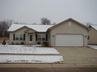 1112 E Pinecrest Ln, Elkhorn, WI 53121