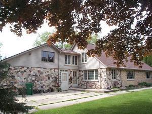 4131 S 10th St., Manitowoc, WI 54220