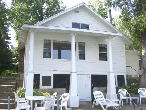 18830 Twin Bay Ln., Schleswig, WI 53042