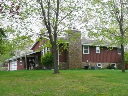 21090 Mary Lynn Dr., Brookfield, WI 53045