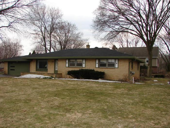 13855 Marcella Ave., Elm Grove, WI 53122