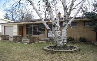 5628 Bentwood Ln., Greendale, WI 53129