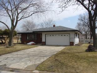 5146 Maplewood Dr., Greendale, WI 53129