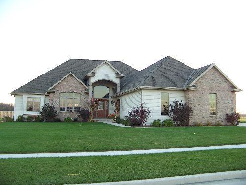 7303 Twin Ponds Dr., Manitowoc, WI 54220