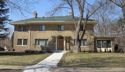 402 S 17th St., La Crosse, WI 54601