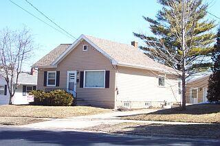 2105 S 10th St., Manitowoc, WI 54220