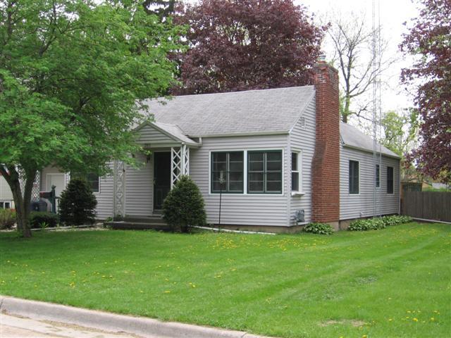 315 W Court, Elkhorn, WI 53121