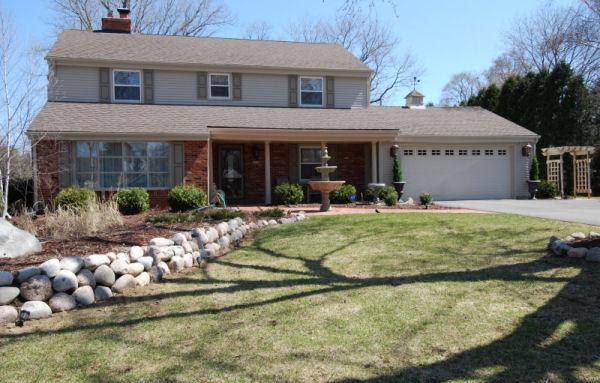 6550 N Pine Shore Dr., Glendale, WI 53209