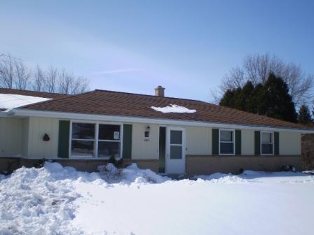 4861 Lois Ln., West Bend, WI 53095