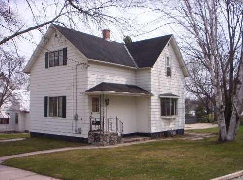 1325 S 12th St., Manitowoc, WI 54220