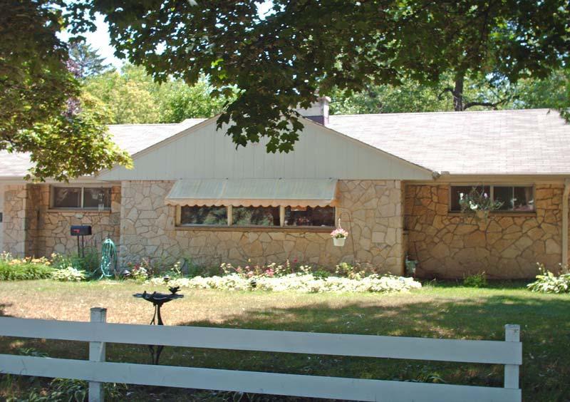 6162 N Apple Blossom Ln., Glendale, WI 53217