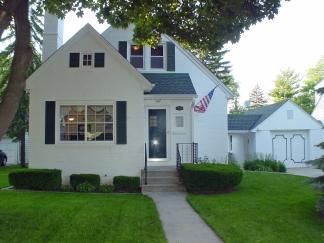 7848 Eagle St., Wauwatosa, WI 53213