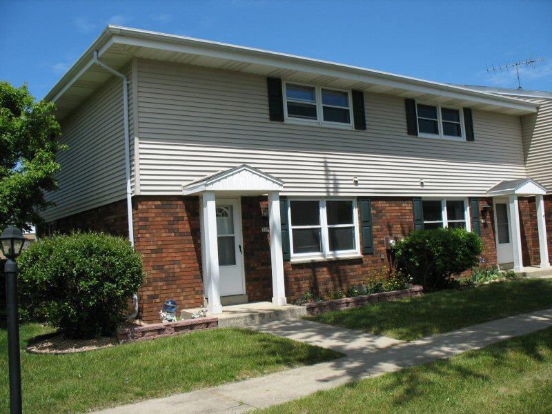 739 Imperial Ct, West Bend, WI 53095