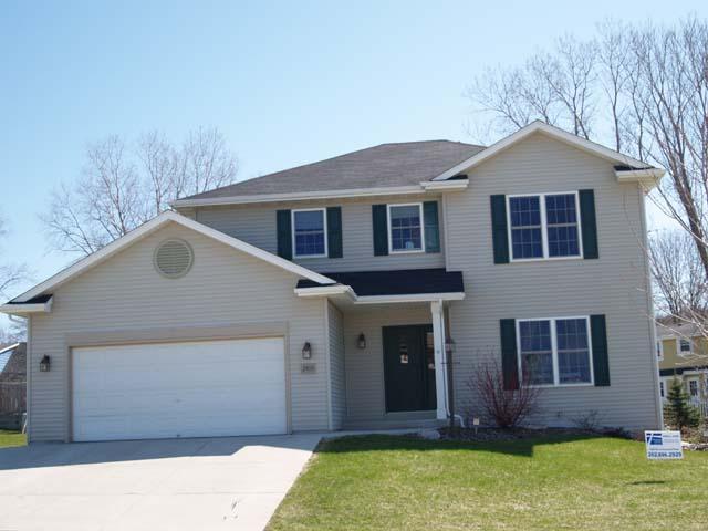 2405 Emslie Ct., Waukesha, WI 53186