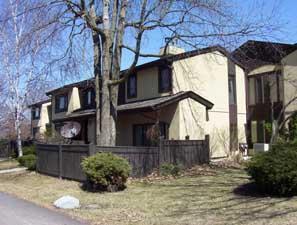 5264 Somerset Ln, Greenfield, WI 53221