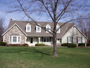 2245 S Parkside Dr., New Berlin, WI 53151