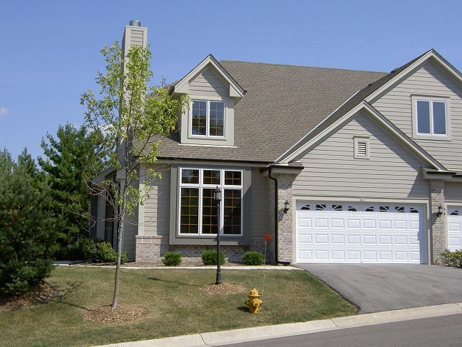 541 Country Crest Ln., Waukesha, WI 53188