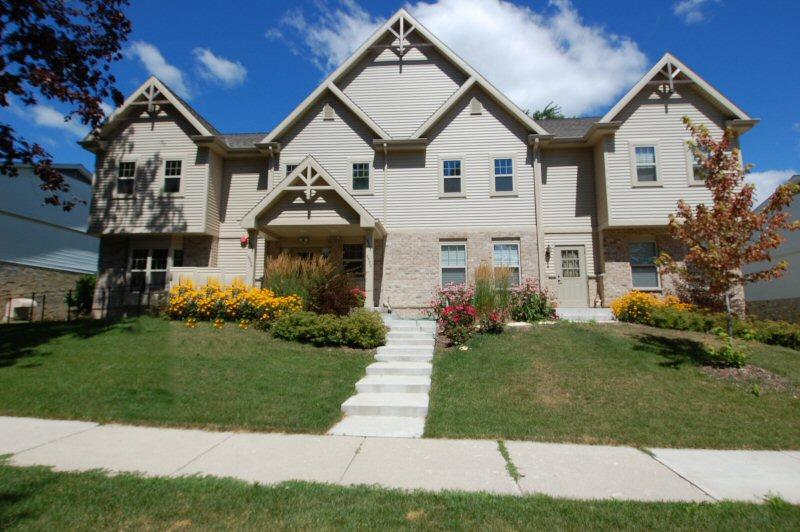 N28W6354 Alyce St. #1, Cedarburg, WI 53012