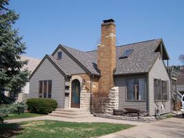 1005 S Losey Blvd, La Crosse, WI 54601