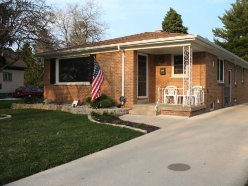 2319 West Lawn Ave., Racine, WI 53405