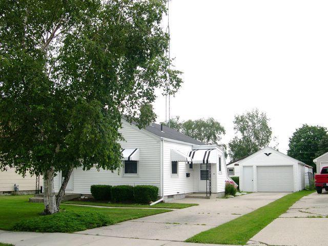 1405 S 32nd St., Manitowoc, WI 54220