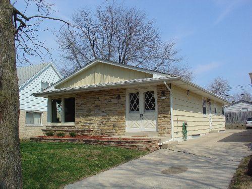 2124 N 114th St, Wauwatosa, WI 53226