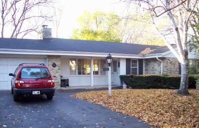 16065 Cumberland Trl, Brookfield, WI 53005