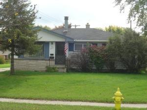 913 N Moreland Blvd, Waukesha, WI 53188