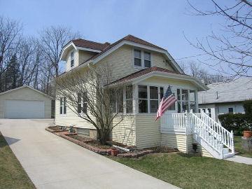 217 North Ave, Hartland, WI 53029