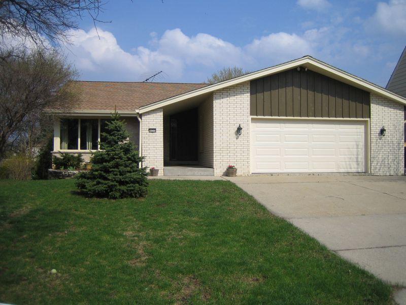 430 N 98th St., Wauwatosa, WI 53226