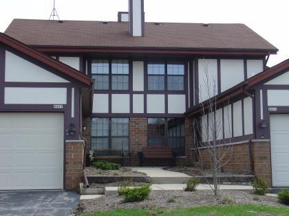 8805 W Knoll Ct, Franklin, WI 53132