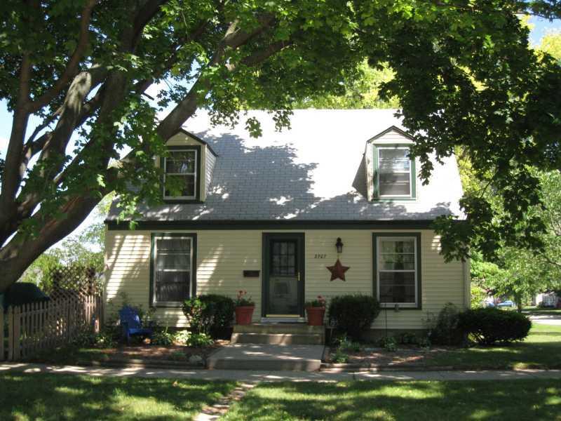 2707 Blaine Ave., Racine, WI 53405