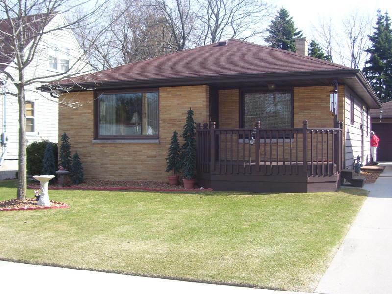 2117 32nd St., Two Rivers, WI 54241