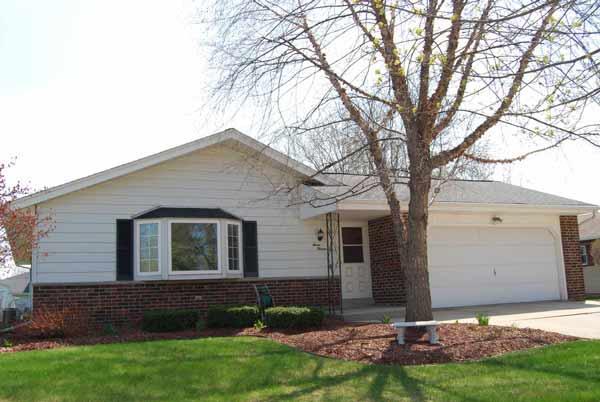 713 Sheridan Dr., West Bend, WI 53095