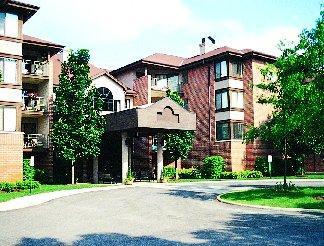 1600 W Green Tree #309/311, Glendale, WI 53209