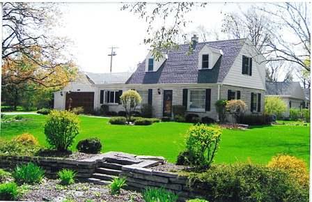585 Rosedale Dr, Elm Grove, WI 53122