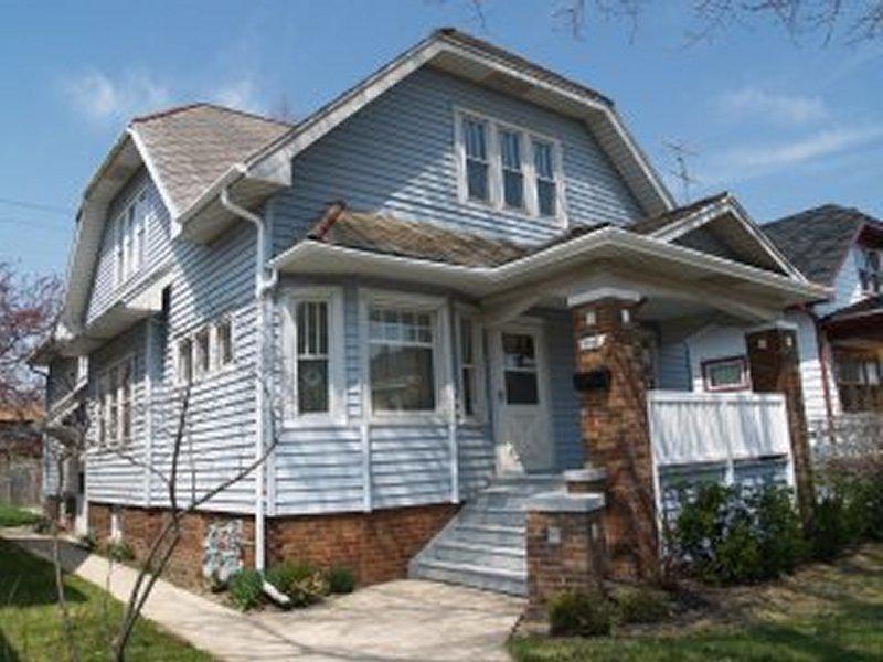 1932 Howe St., Racine, WI 53403