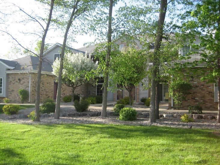 180 W Oak Leaf Dr. #2, Oak Creek, WI 53154