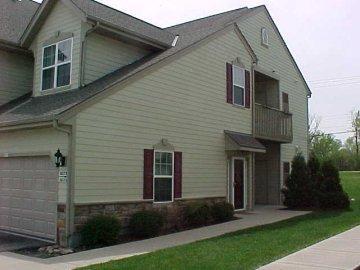 8673 S Roxbury Way, Oak Creek, WI 53154