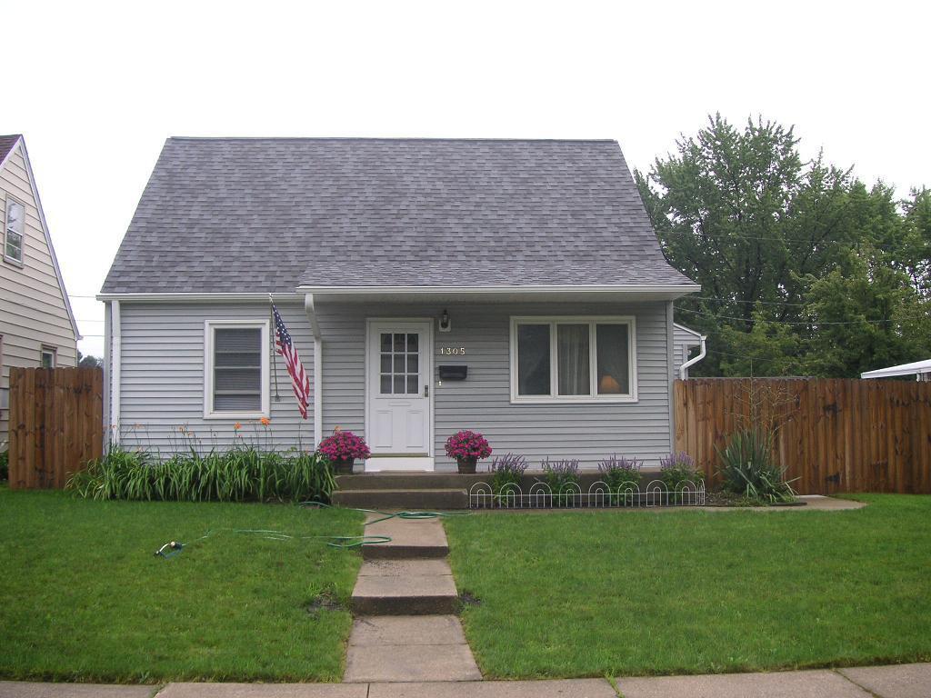 1305 Mackinac, South Milwaukee, WI 53172