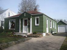 7710 Livingston Ave, Wauwatosa, WI 53213